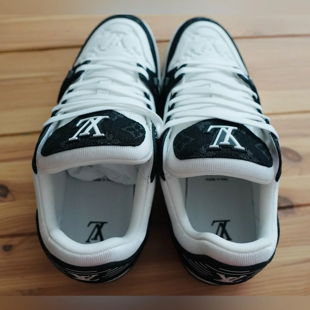 Louis Vuitton Men’s Black and White Trainers - Picture 3 of 7